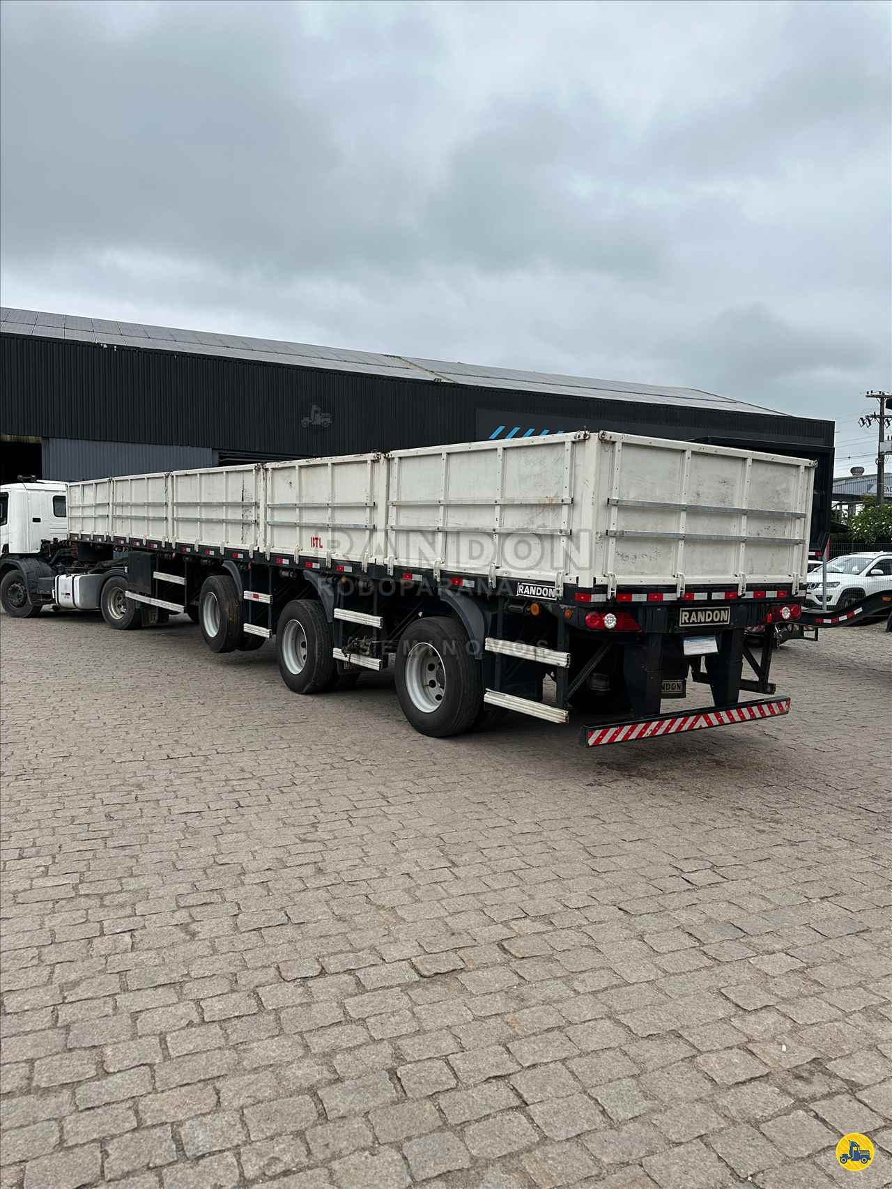 CARRETA SEMI-REBOQUE CARGA SECA Rodoparana - RANDON  CURITIBA PARANÁ PR
